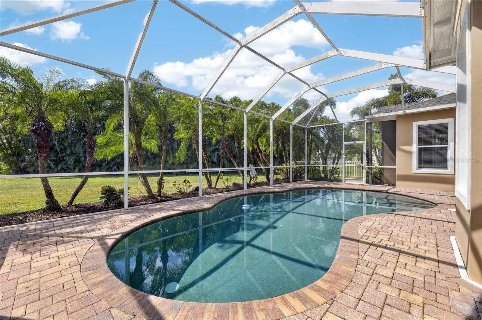 824 Islebay Dr photo 3