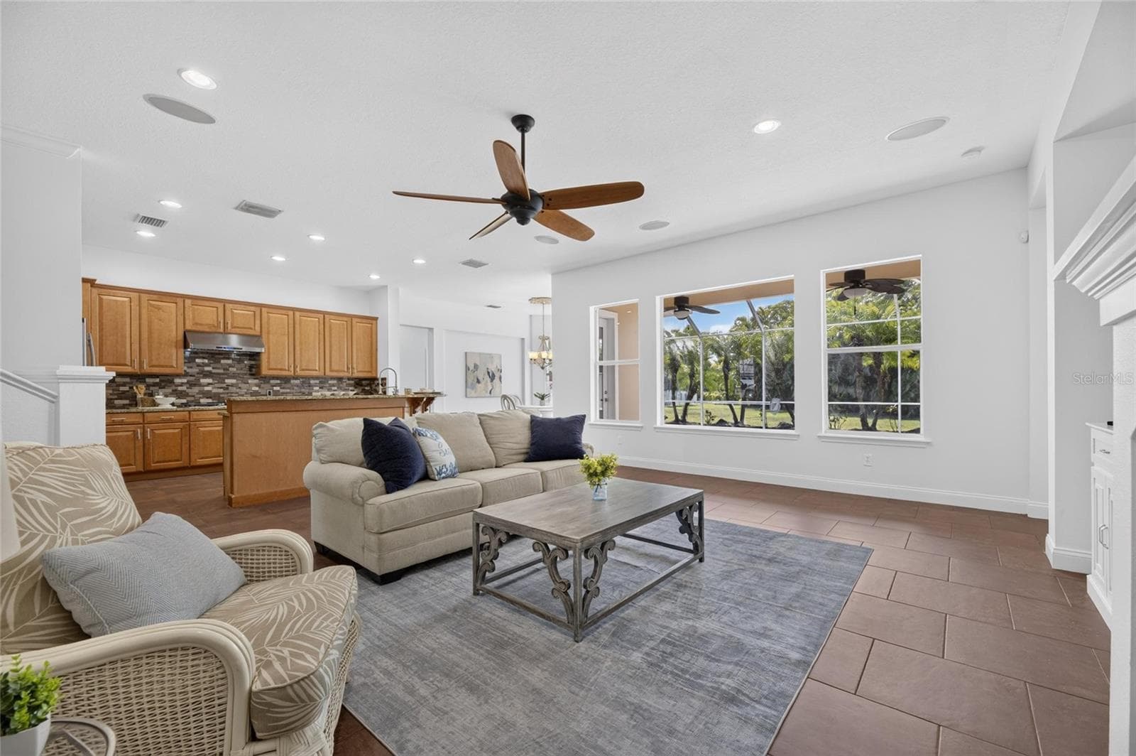 824 Islebay Dr photo 4