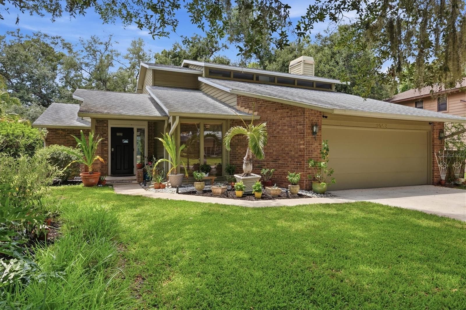 1063 Greystone Ln photo 4