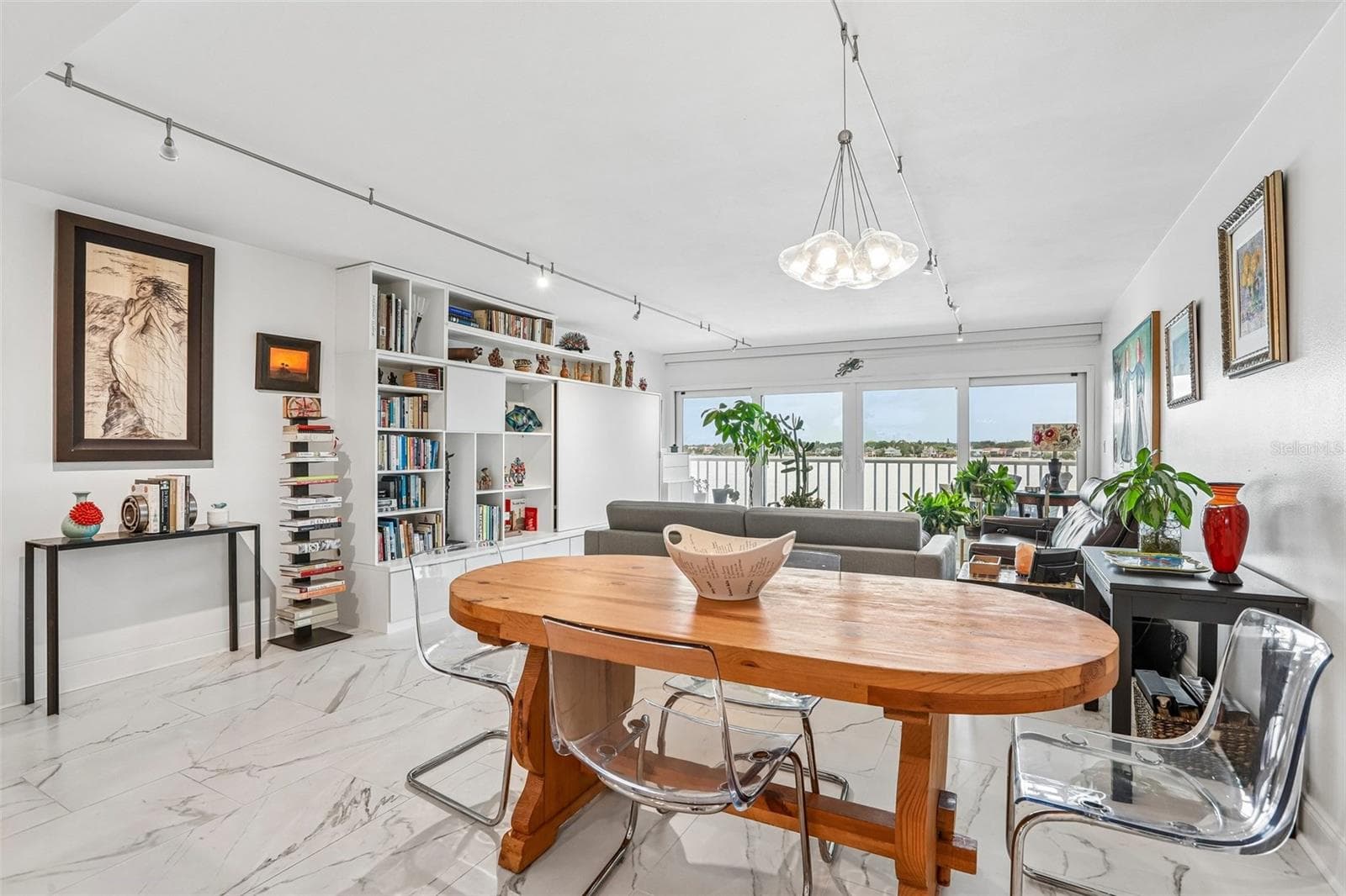 2 Adalia Ave #301 photo 4