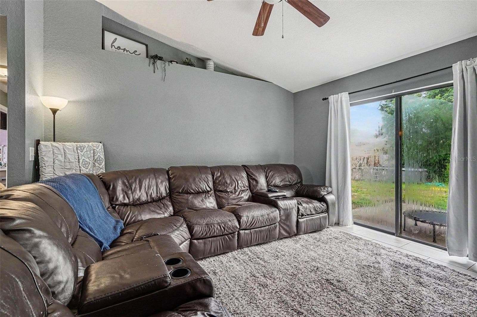 2435 Parkland Dr photo 5