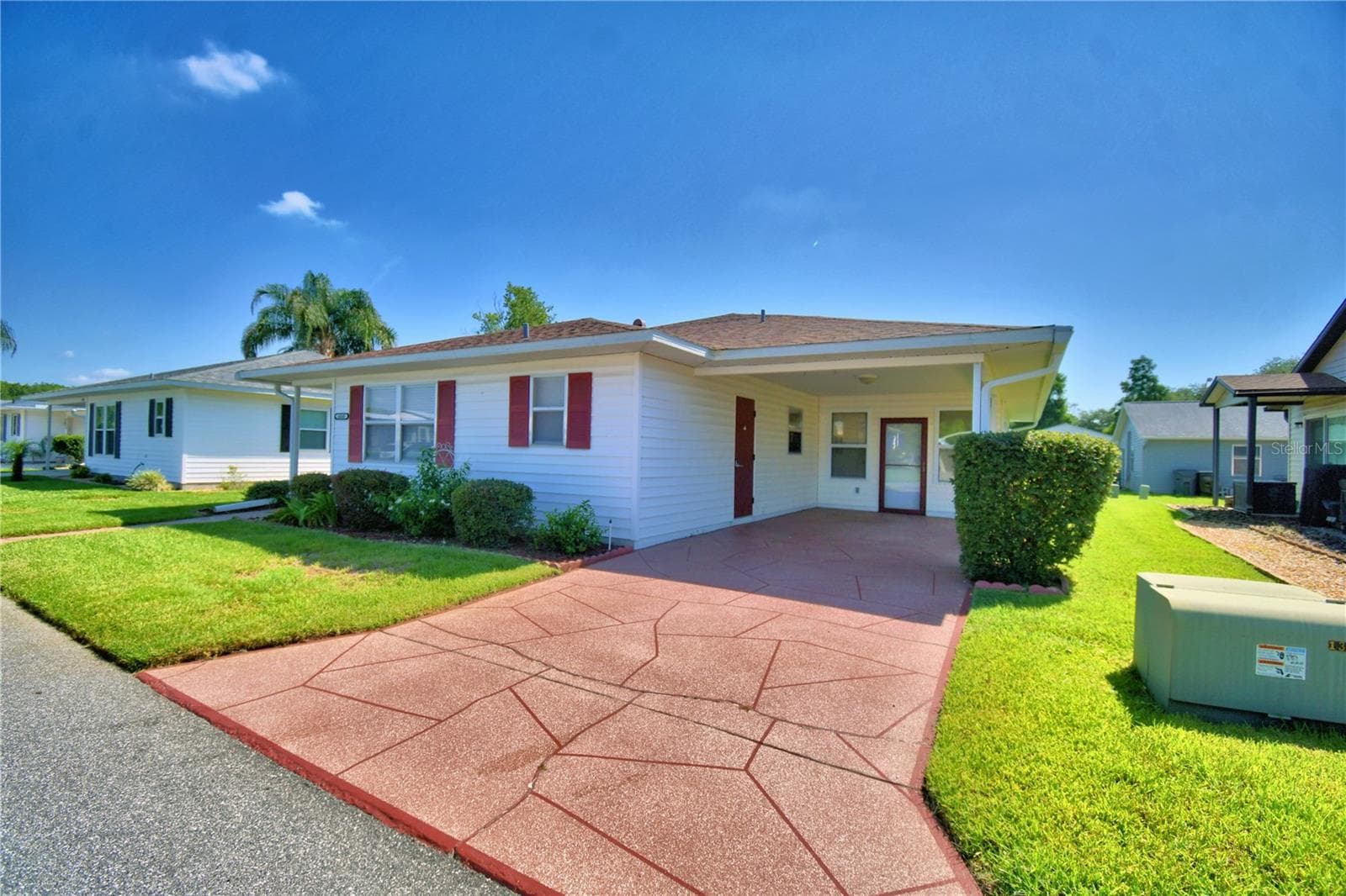 4860 Goldenview Ln photo 5