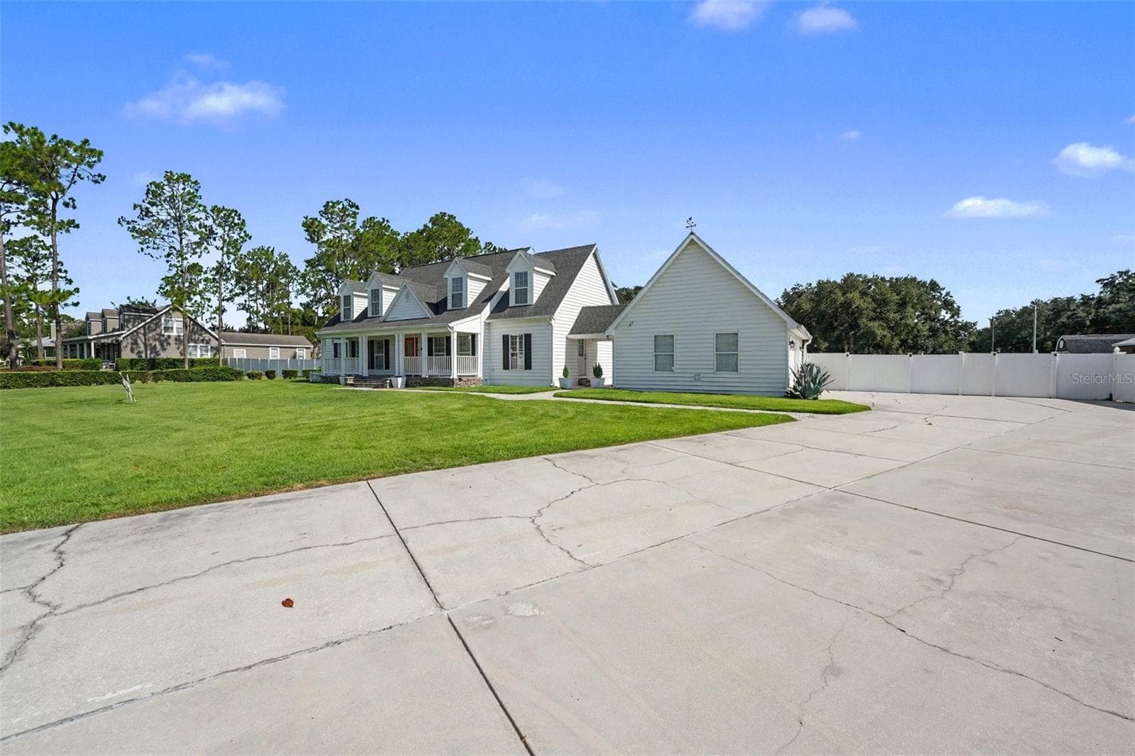 100 Sylvana CT photo 2