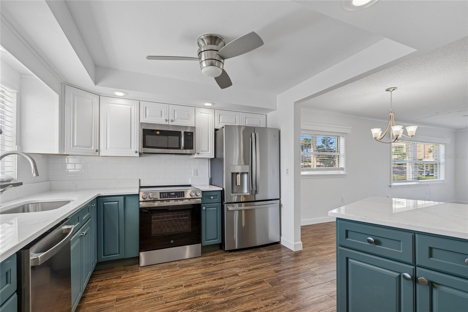 4575 Cove Cir #101 photo 5