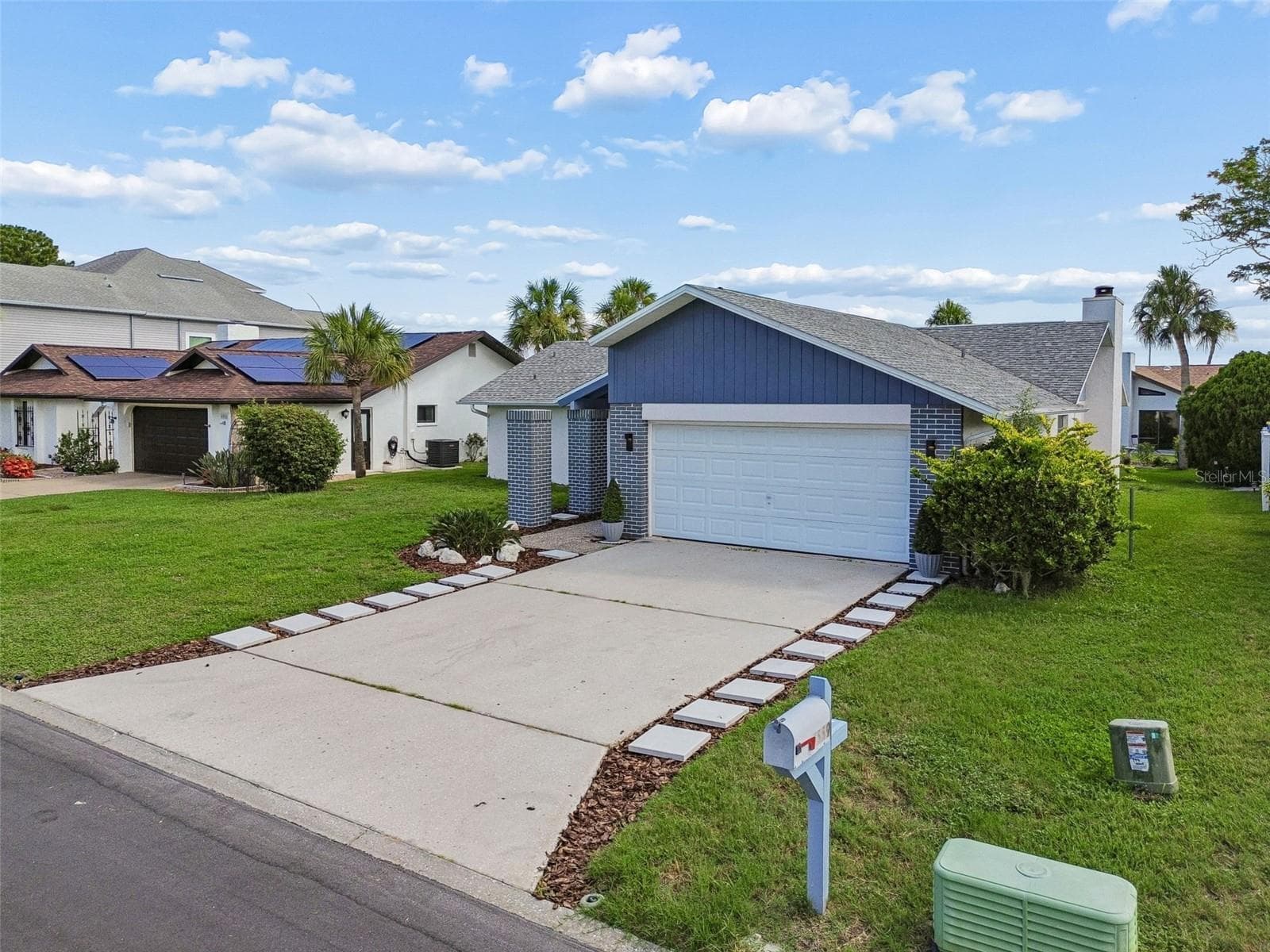 4559 Ingersol Pl photo 3