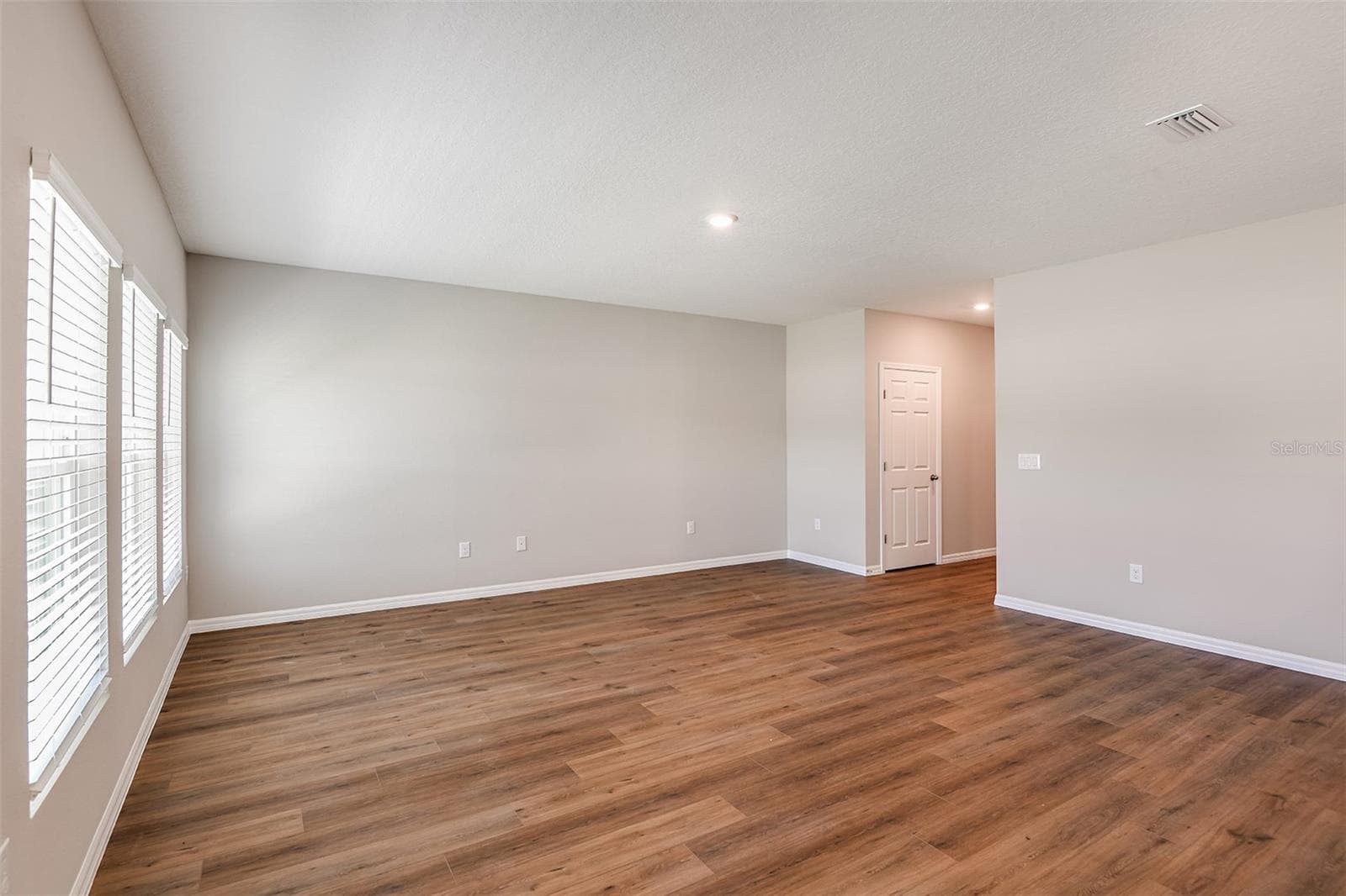 36613 Sagemoor Dr photo 3