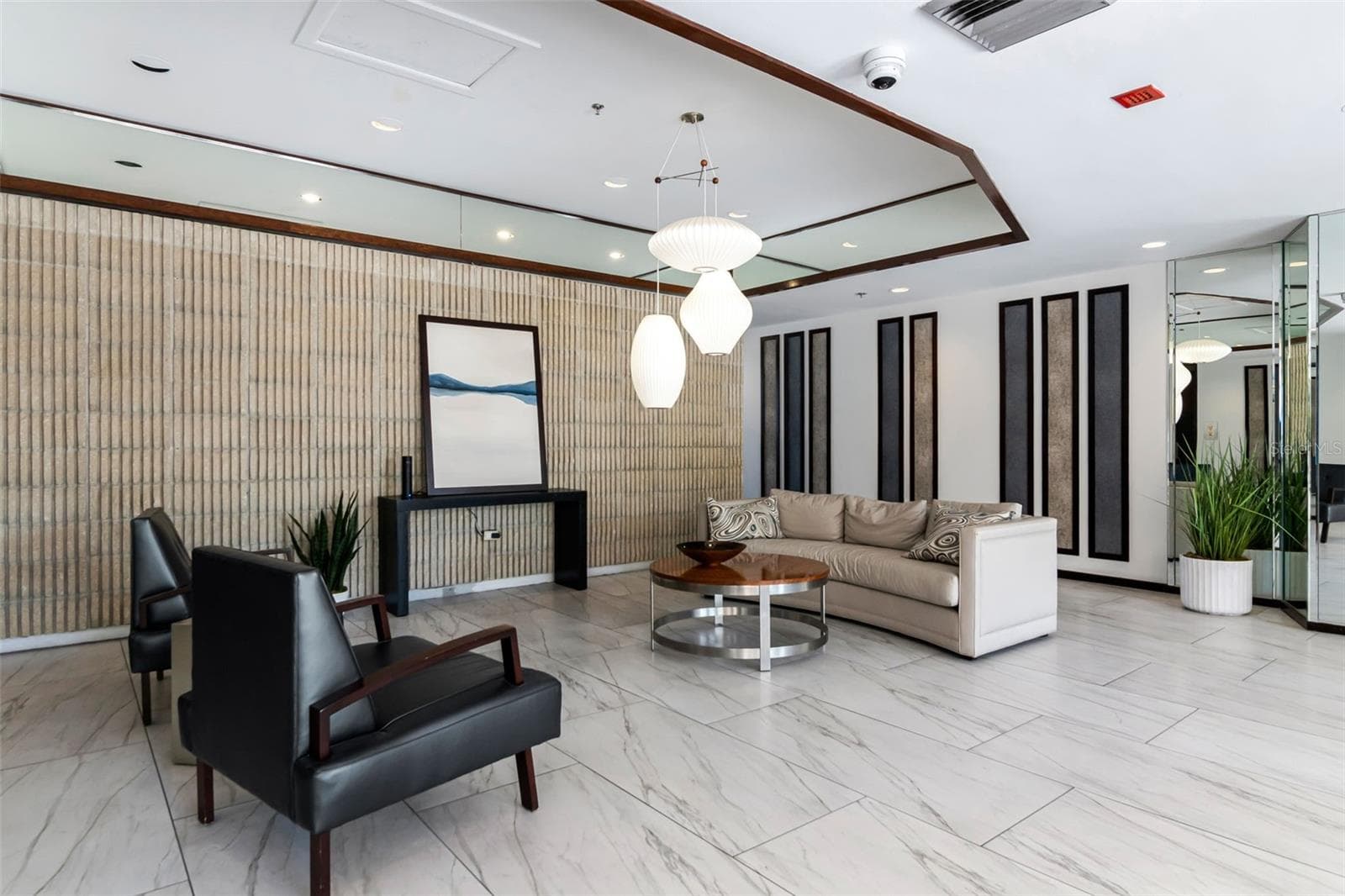 1660 Gulf Blvd #407 photo 3