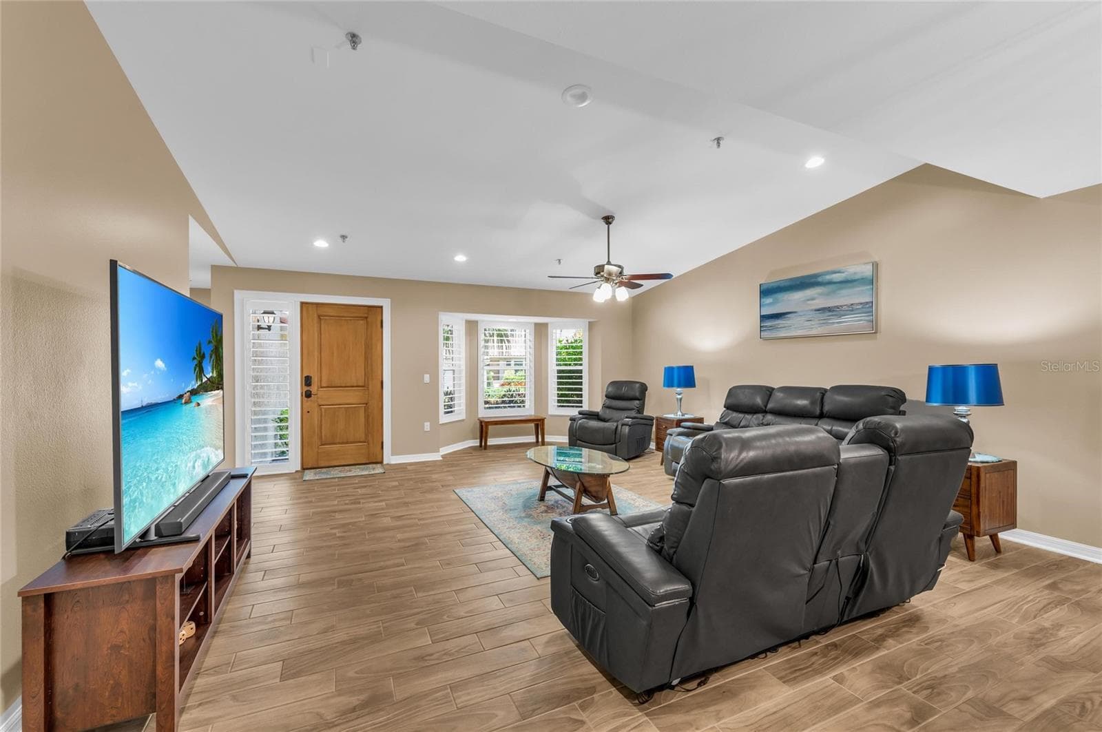 2350 Harbour Oaks Dr photo 5
