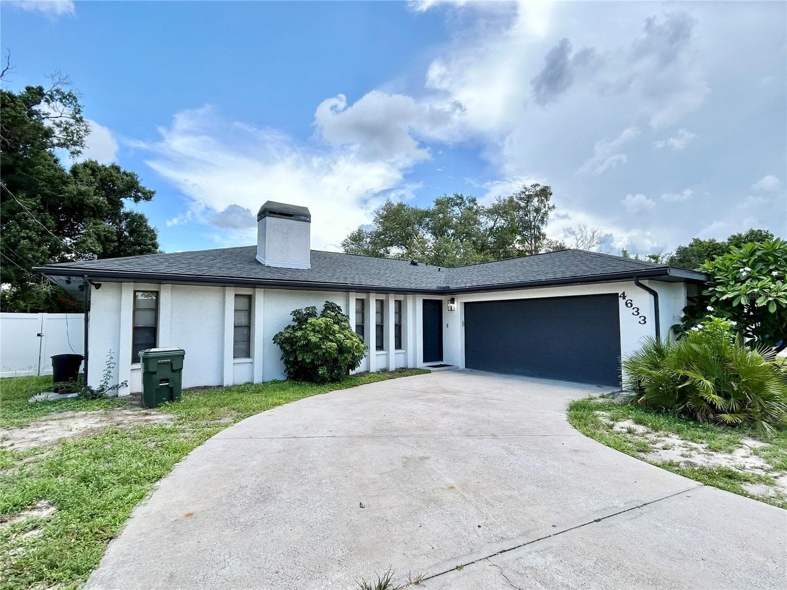 4633 Brooksdale Dr photo 2