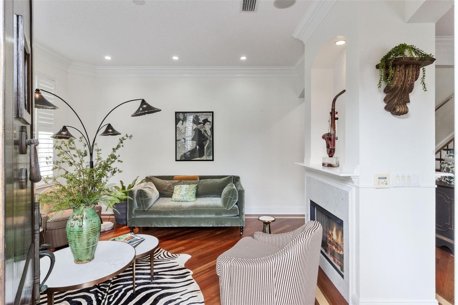 2402 Victoria Gardens Ln photo 4