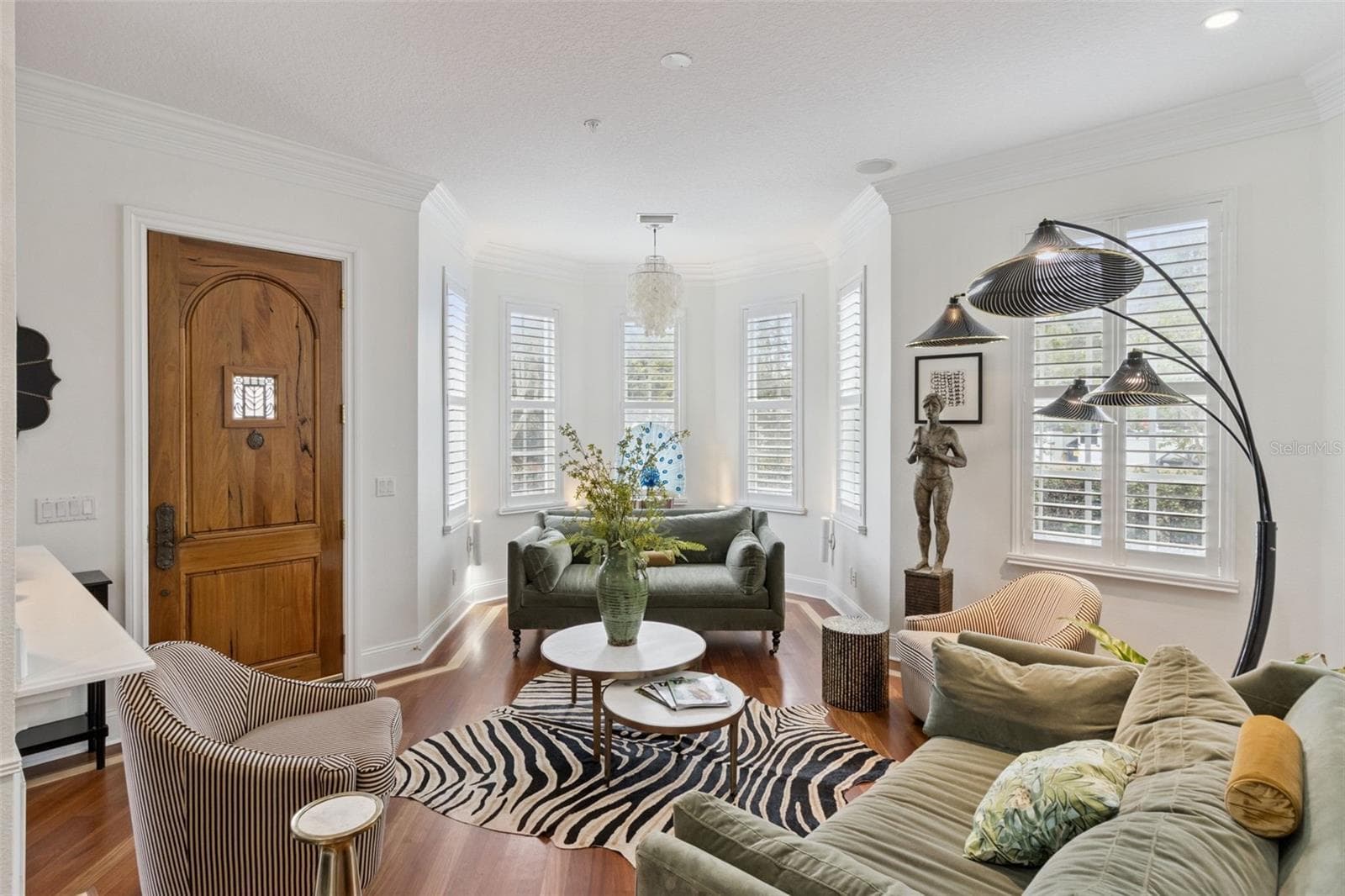 2402 Victoria Gardens Ln photo 5