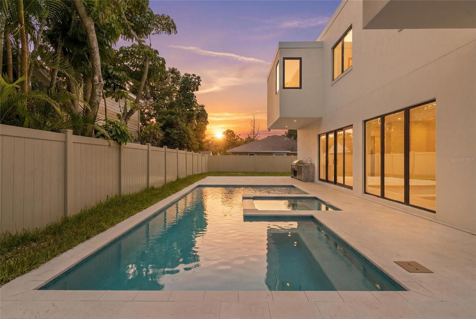 2604 Sydelle St photo 2