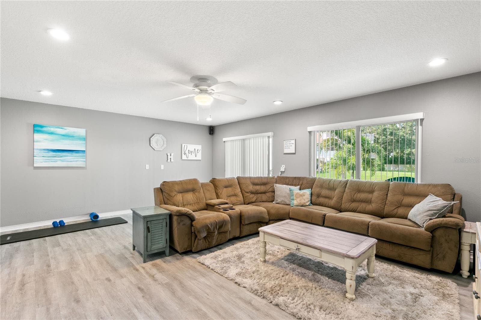 2376 Hanover Dr photo 5