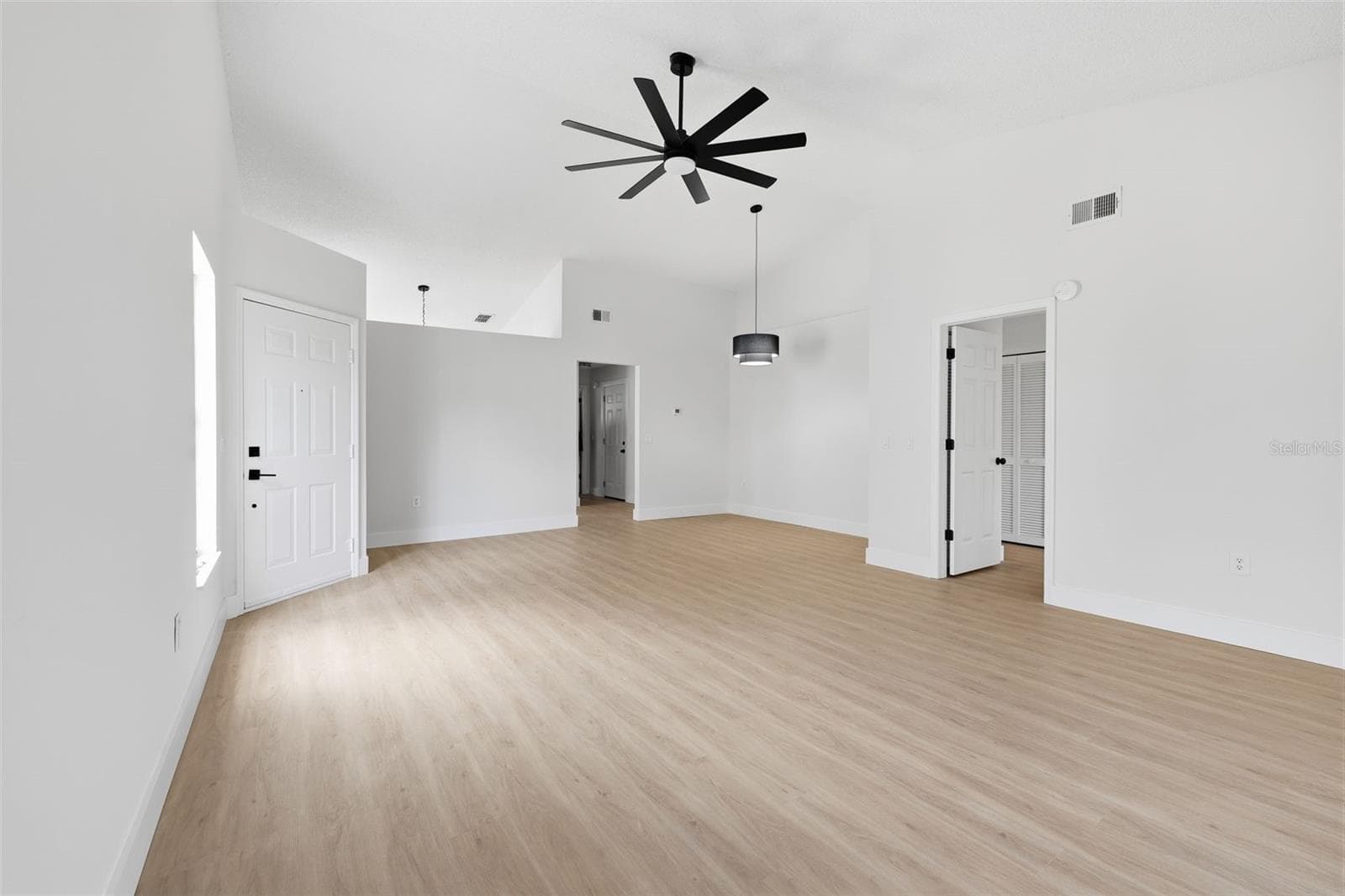 7705 Balharbour Dr photo 3