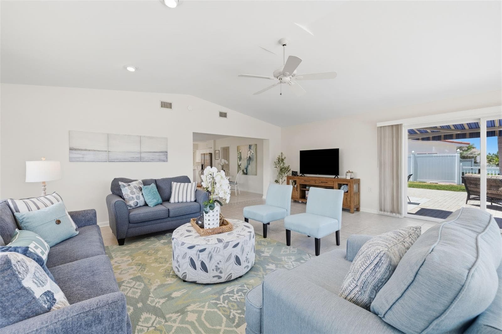 3666 Belle Vista Dr E photo 5