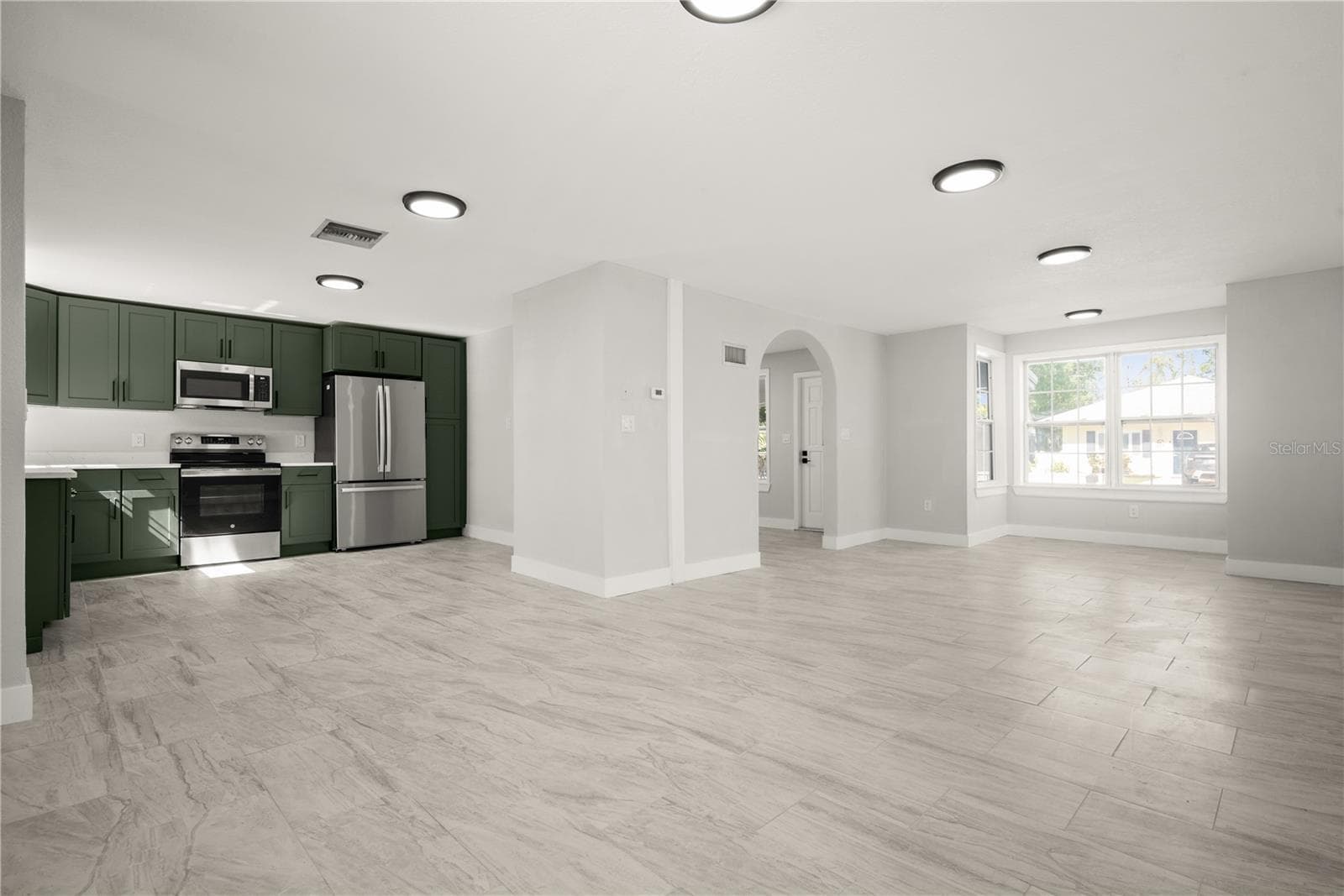 309 Bath St photo 5