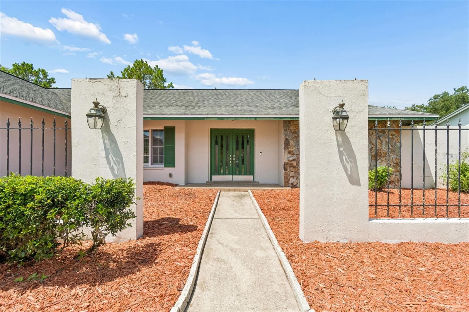 9237 Pebble Creek Dr photo 3