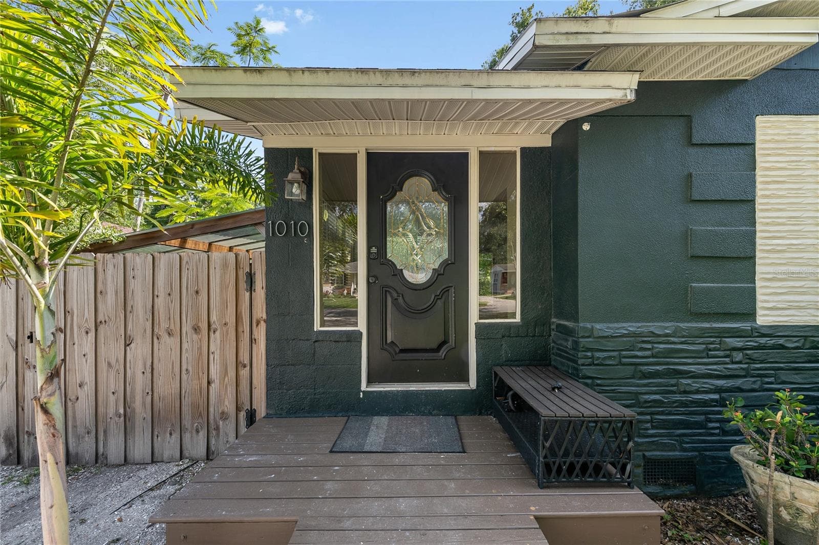 1010 W Berry Ave photo 4