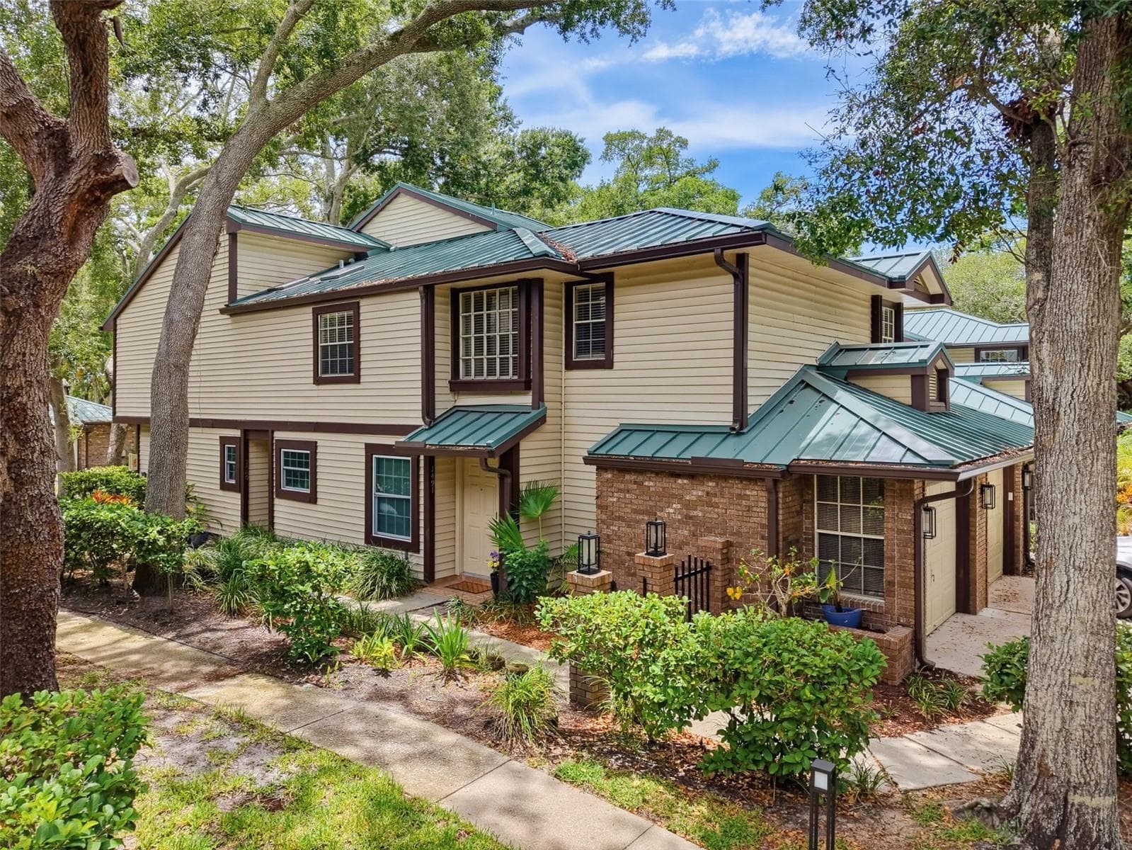 1491 Mahogany Ln #1491 photo 2