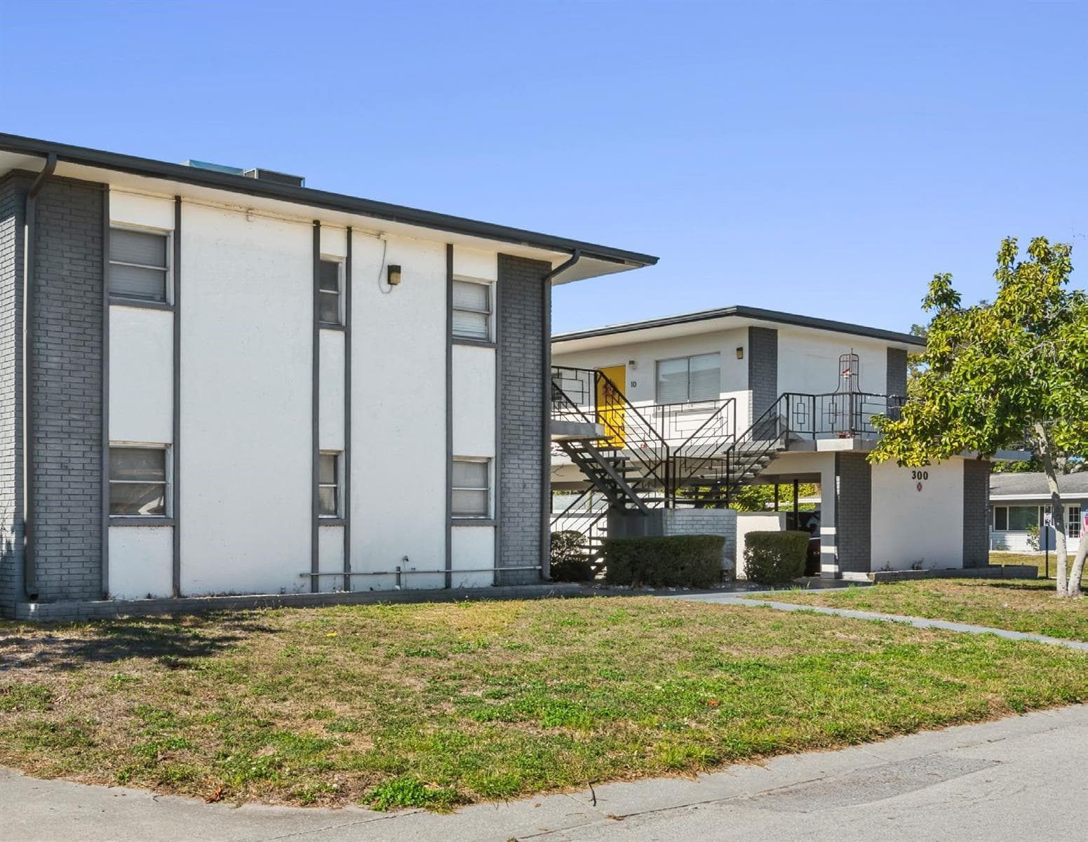 300 S Nimbus Ave photo 3