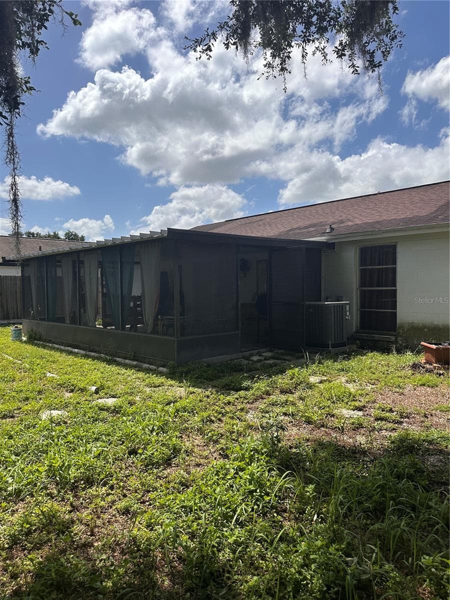 8848 Oak Cir photo 5