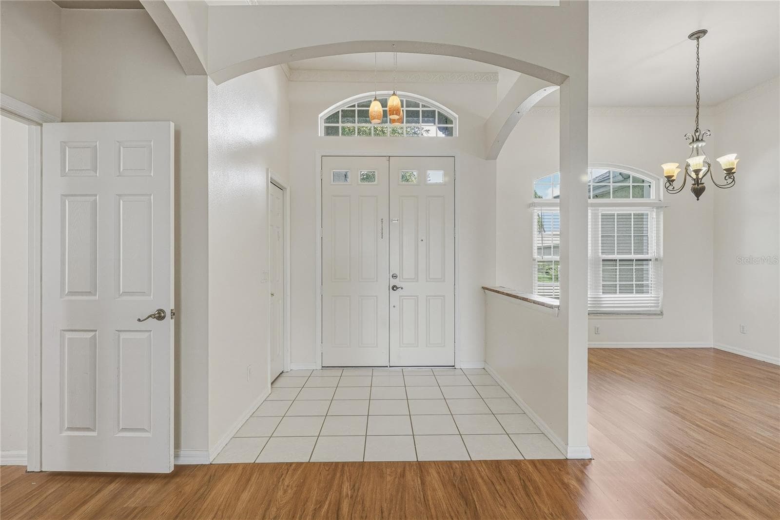6305 Rock Creek Cir photo 3