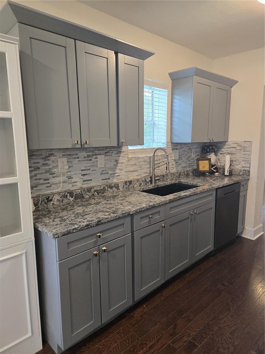 300 E Idlewild Ave photo 4