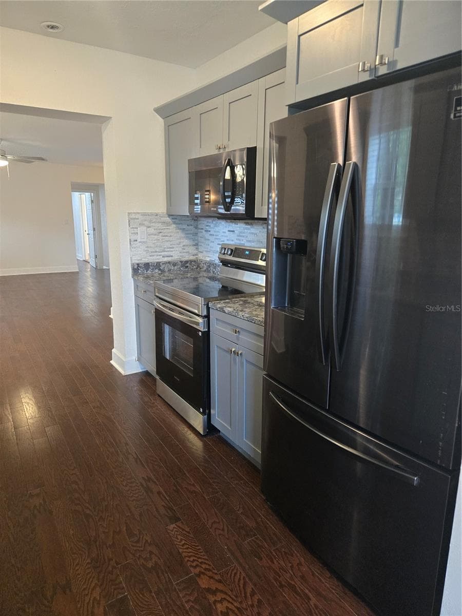 300 E Idlewild Ave photo 5