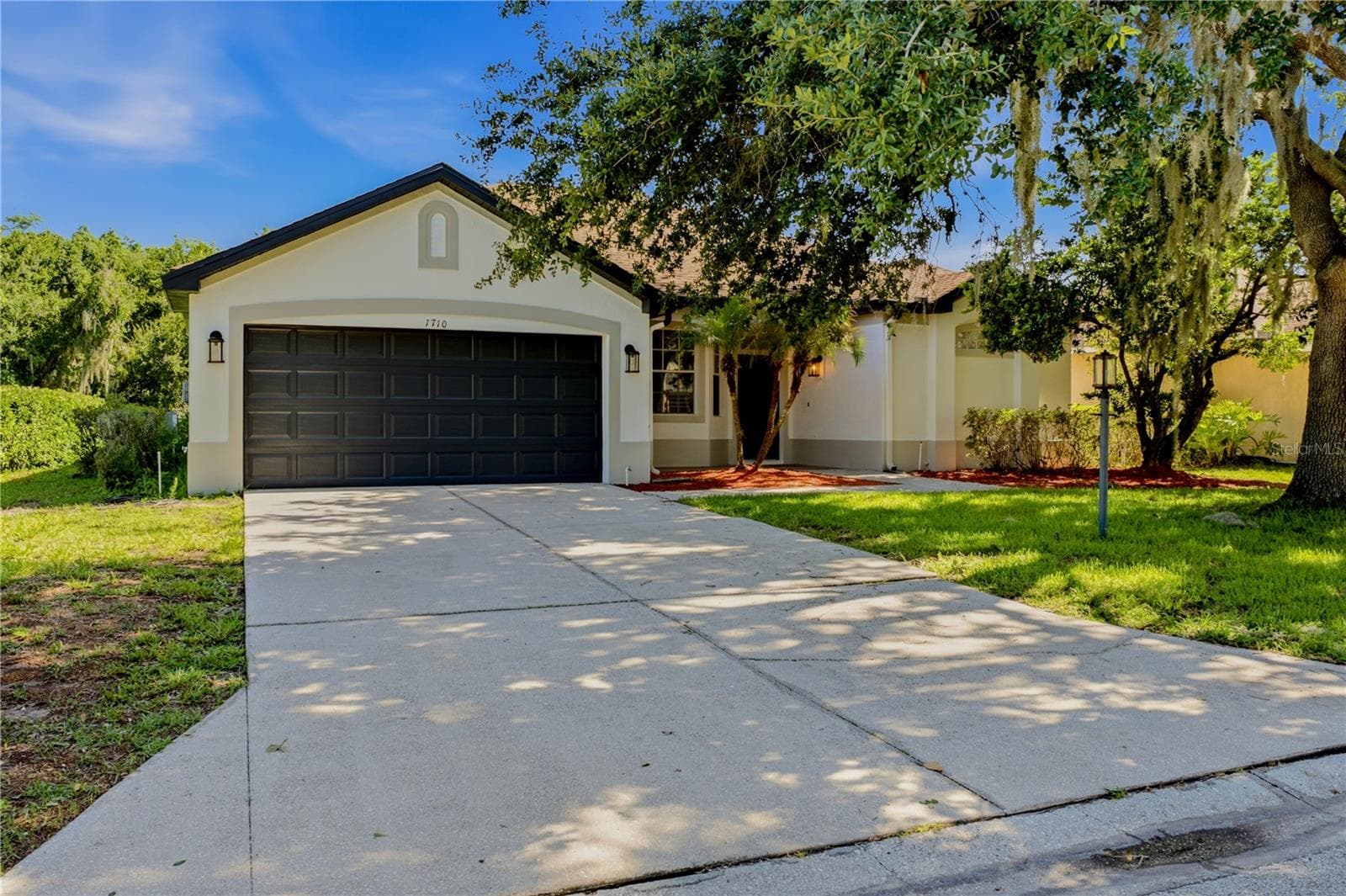 1710 Brookstone Way photo 2