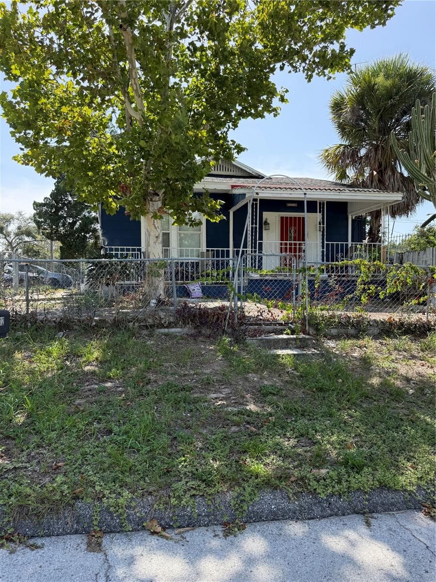 3012 N Albany Ave photo 2