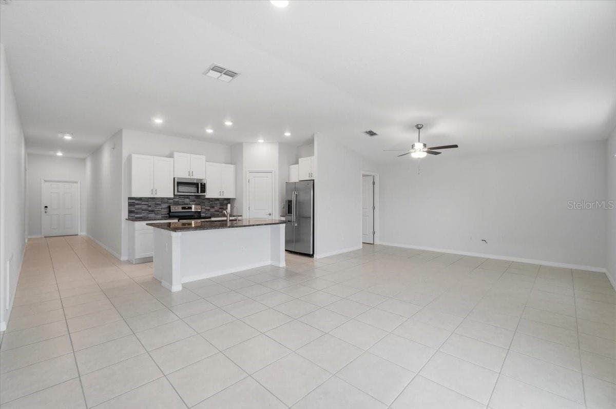 4316 Trotters Way photo 5