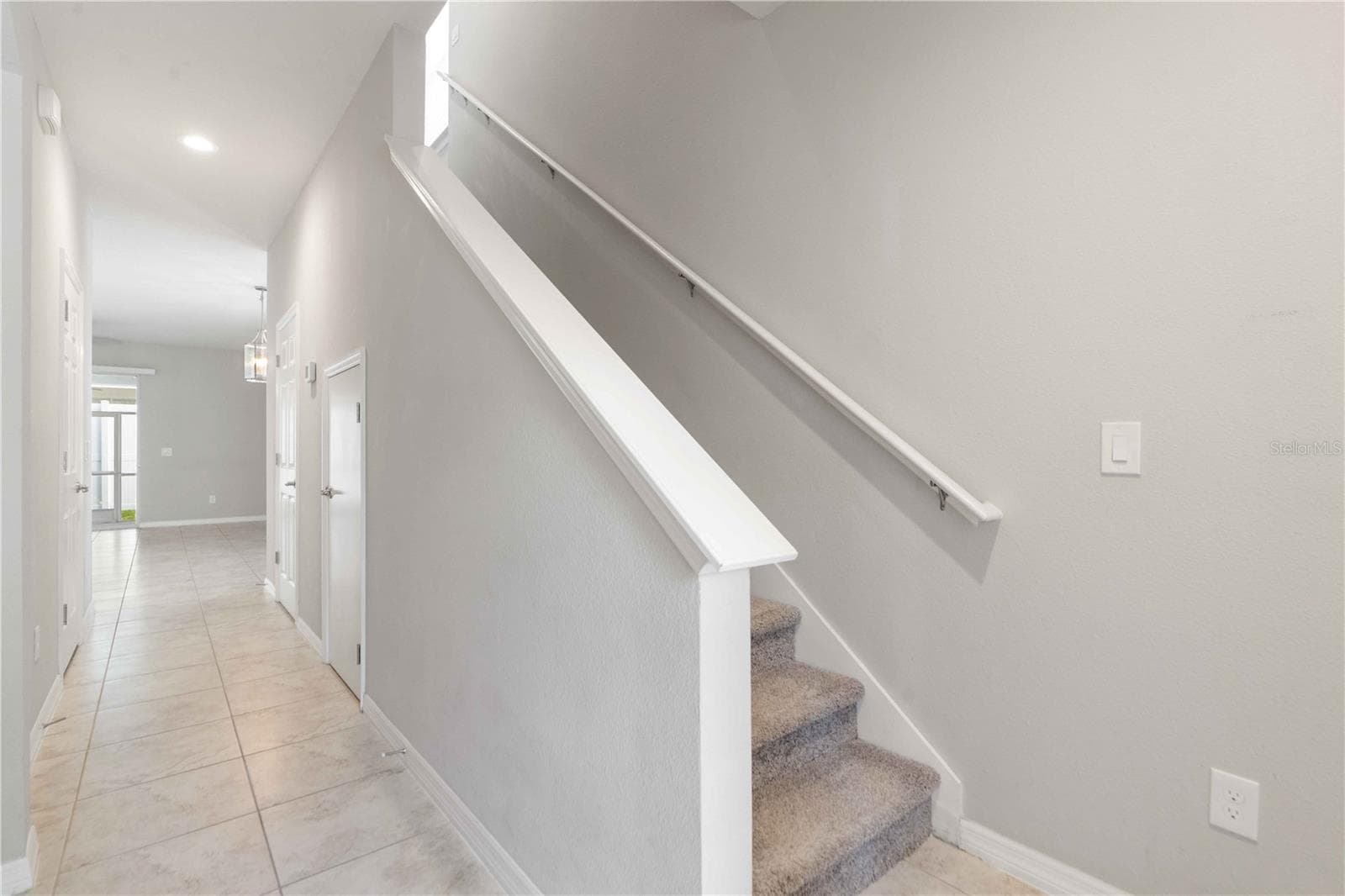 1100 Coral Ln photo 3