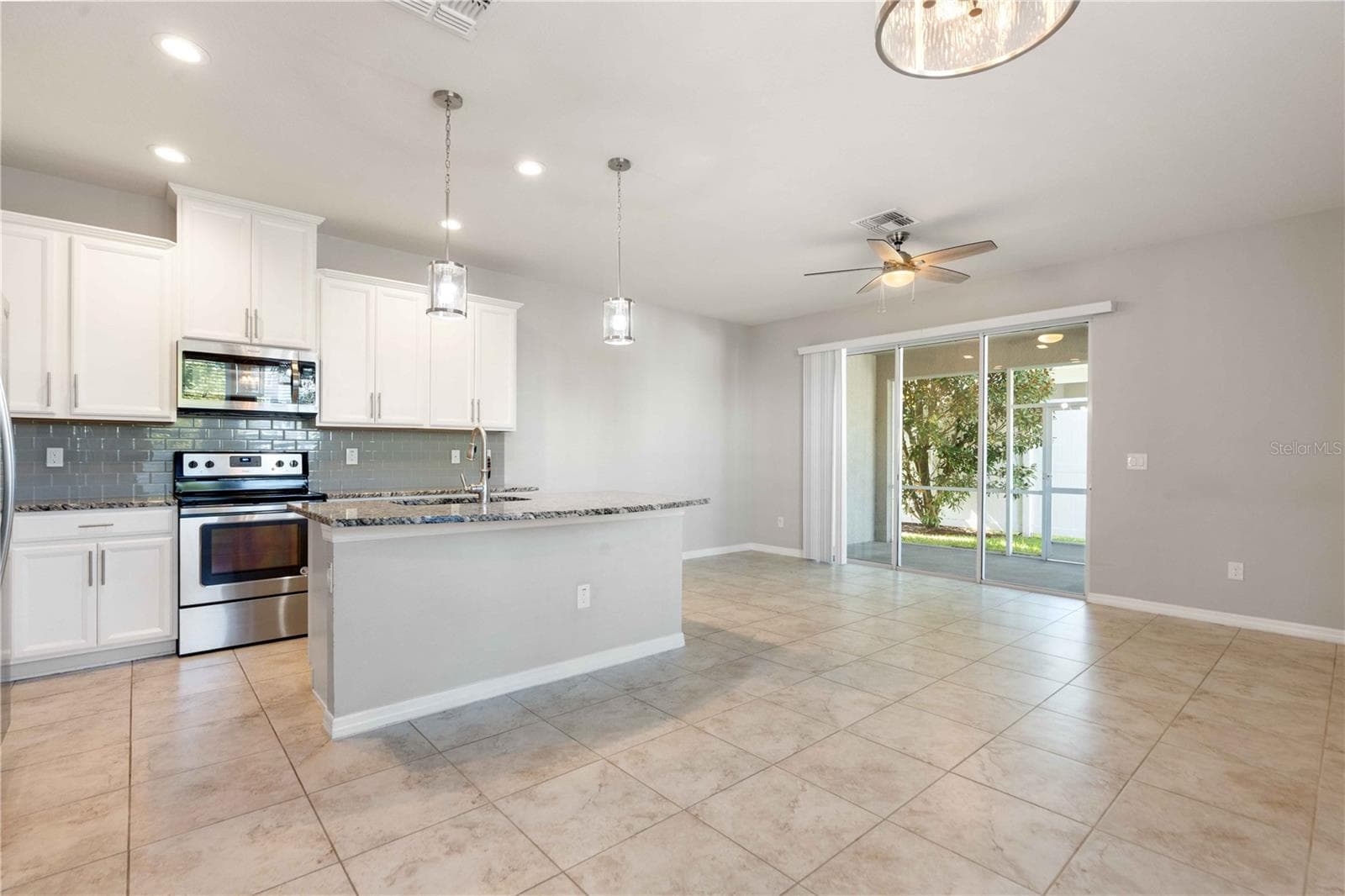 1100 Coral Ln photo 5