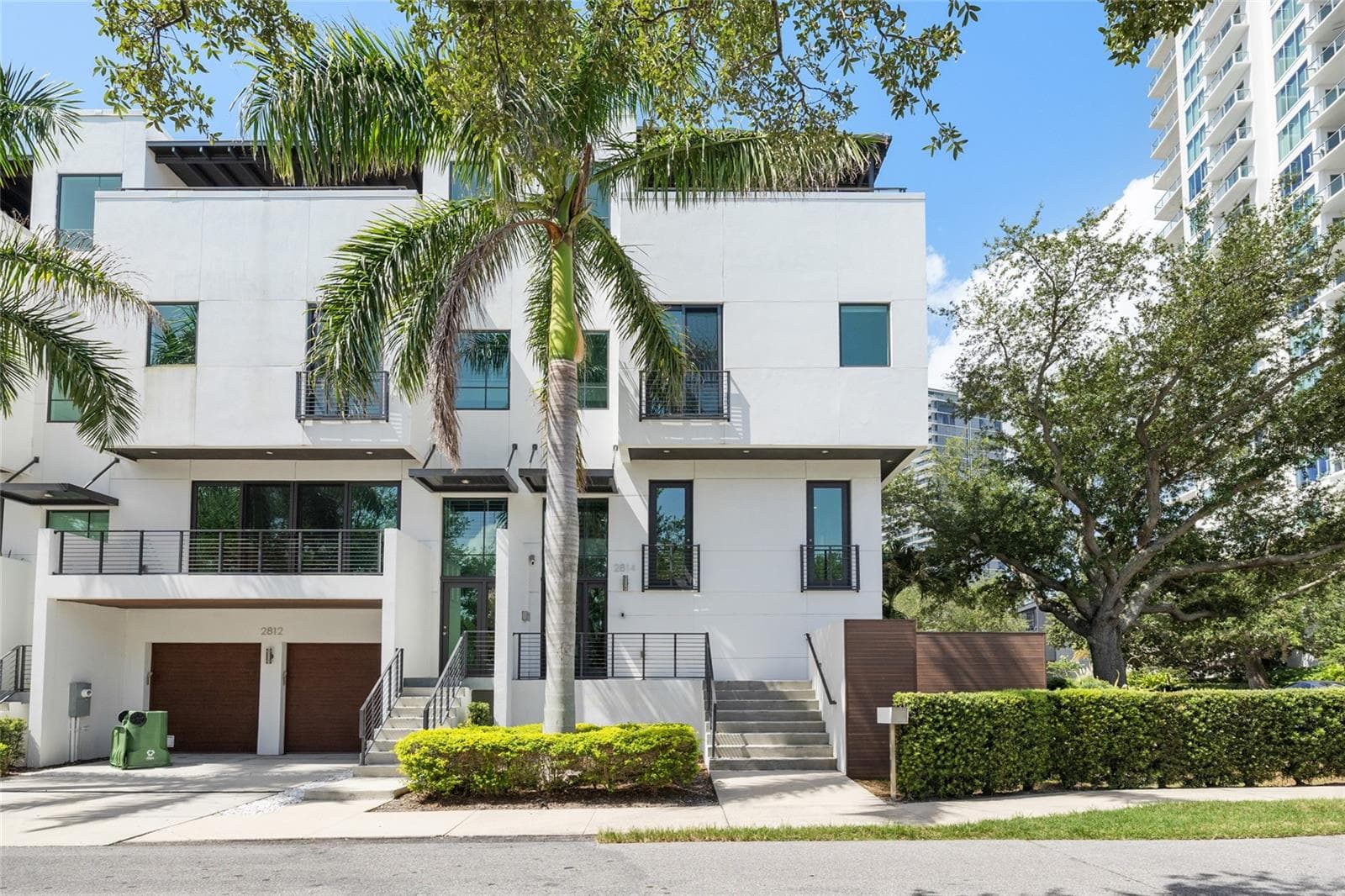 2814 W Barcelona St photo 2