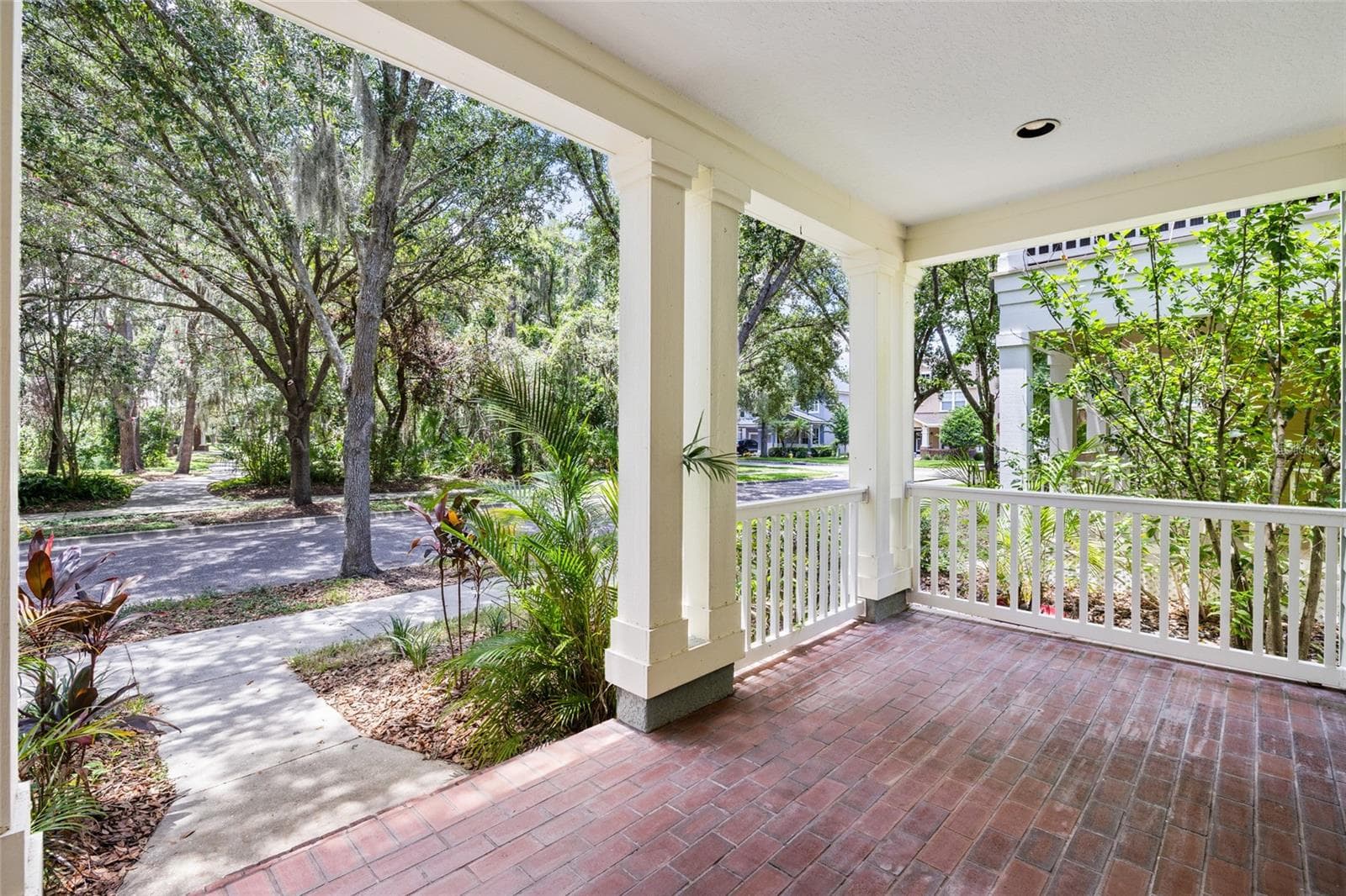 5906 Beaconpark St photo 5