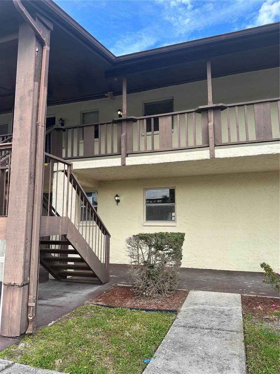 8440 Old Post Rd #202 photo 2