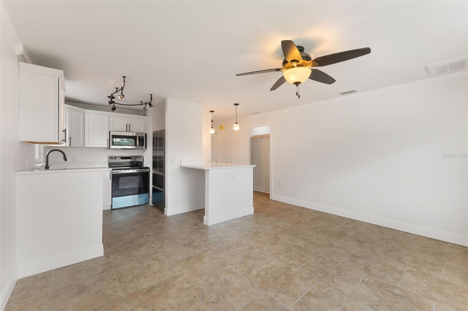 14036 Marguerite Dr photo 3