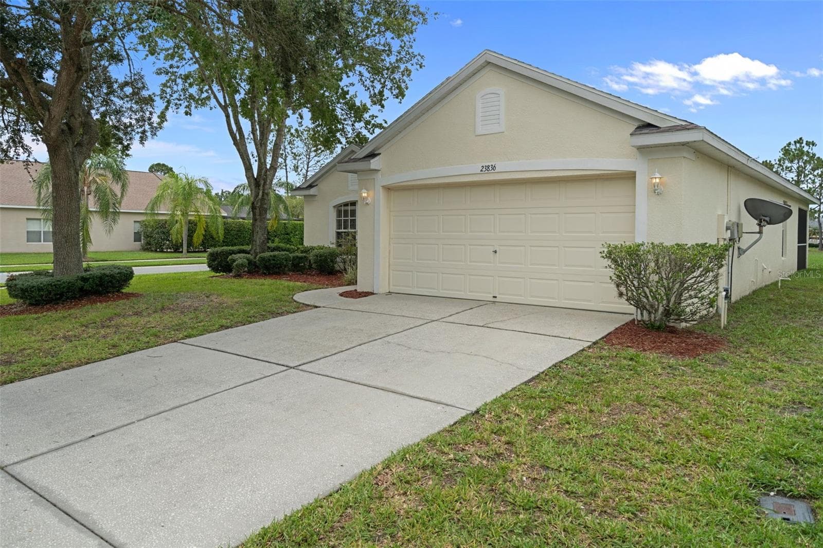 23836 Hastings  Way photo 3
