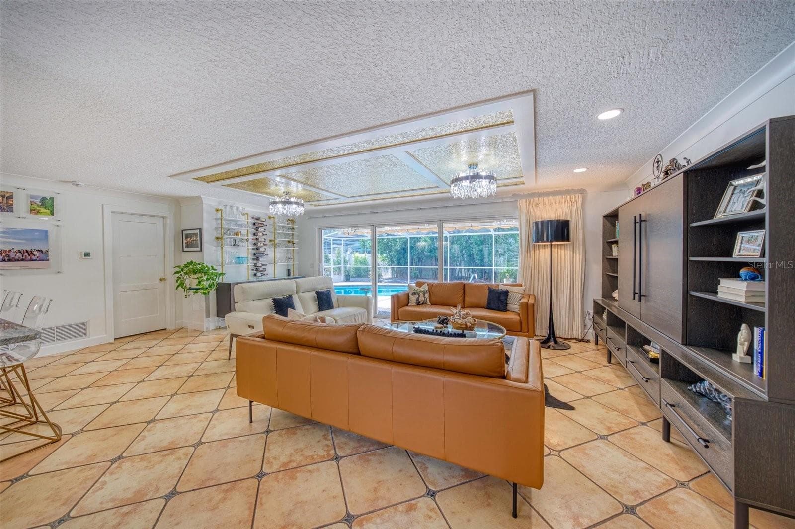 407 Harbor View Ln photo 5