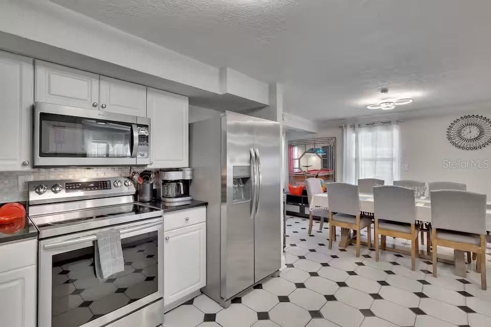 10712 Dalton Ave photo 3