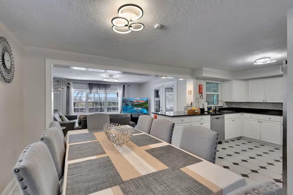 10712 Dalton Ave photo 4