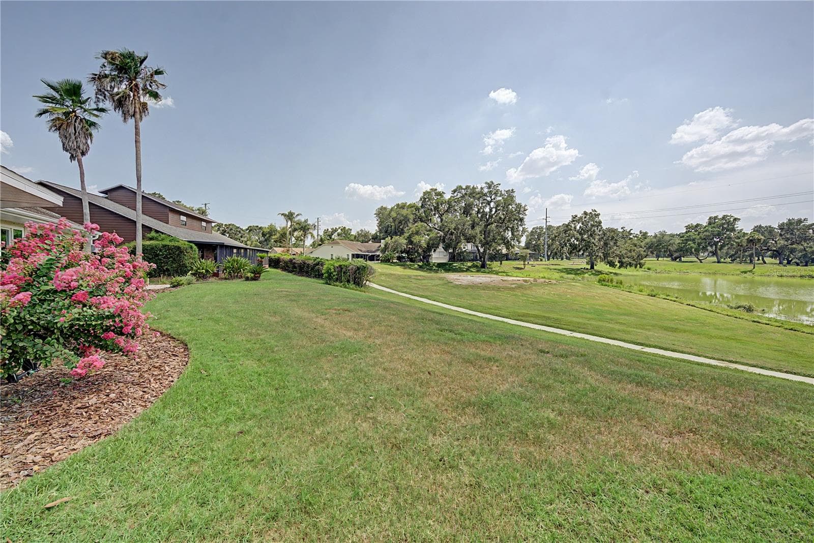 6207 Huntington Dr photo 5