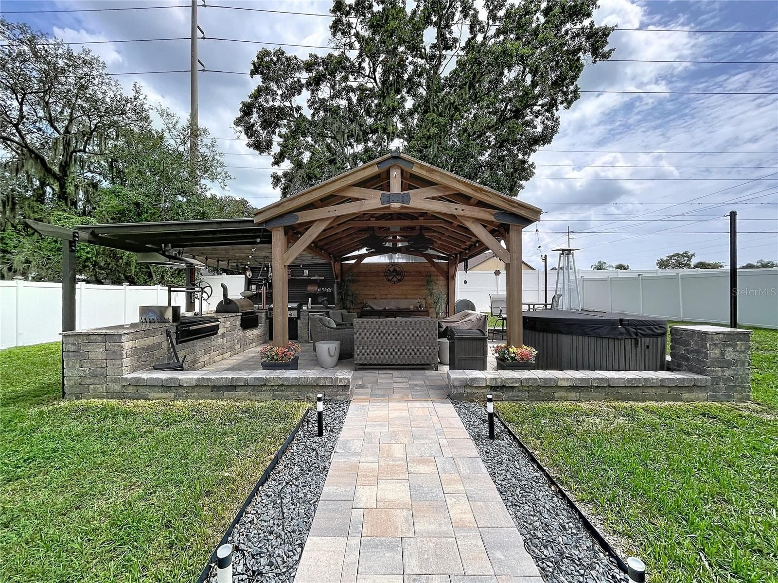 1748 Brookstone Way photo 4
