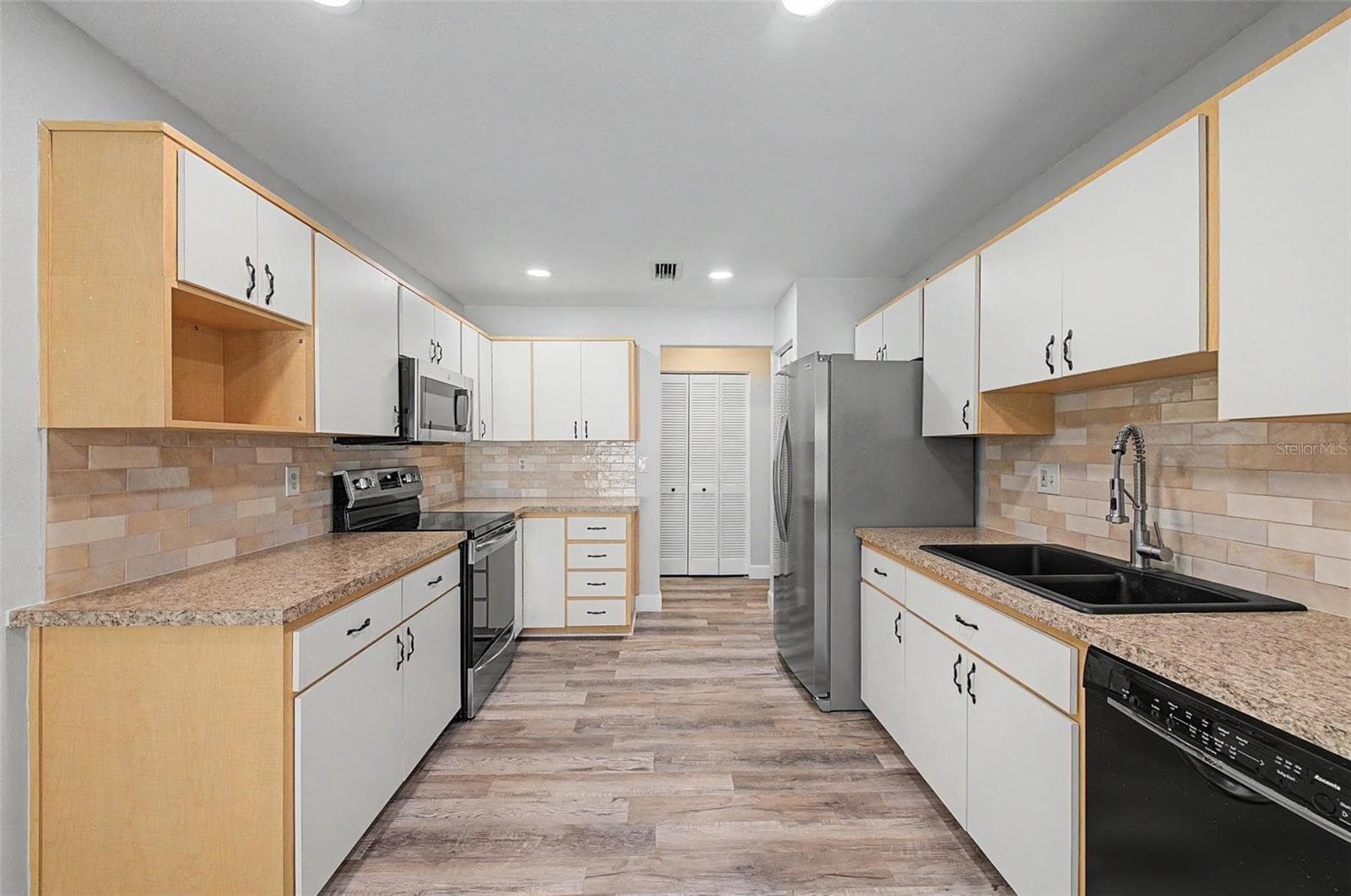 3419 Annette CT photo 5