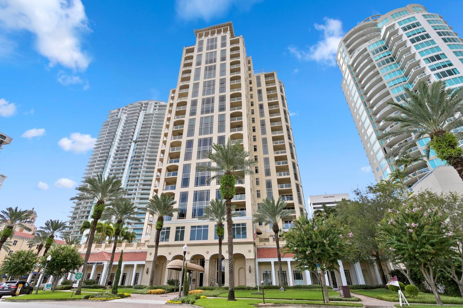 100 Beach Dr NE #1900 photo 2