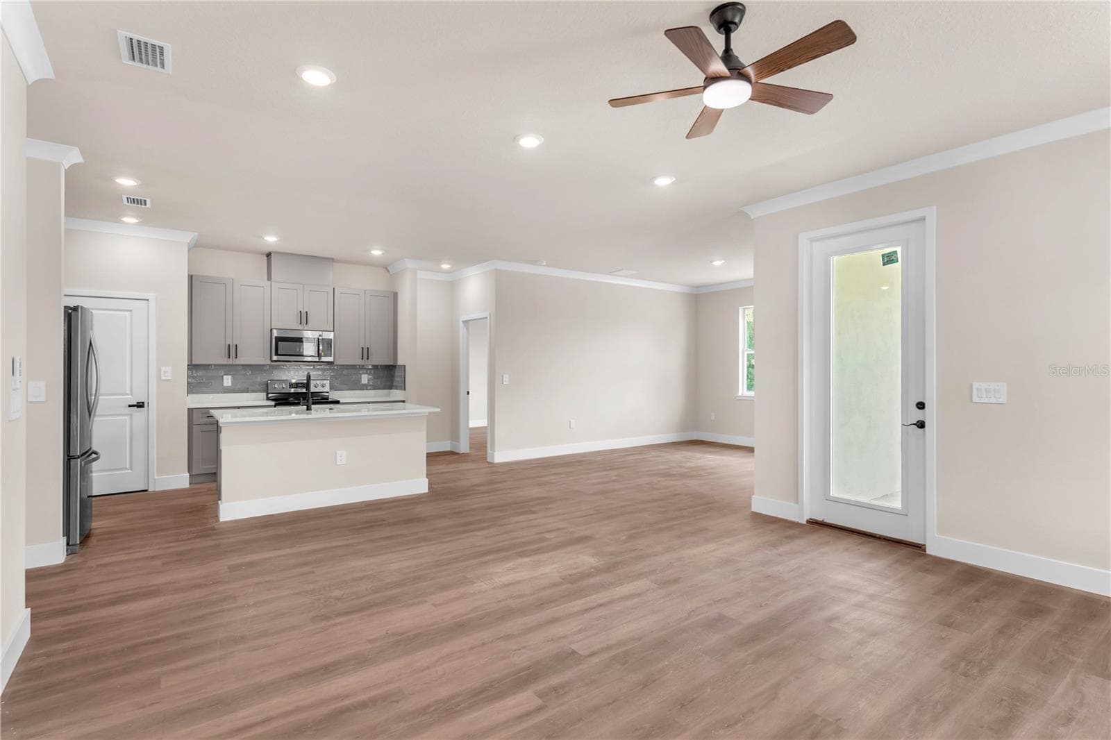 2203 W Lowry Ave photo 5