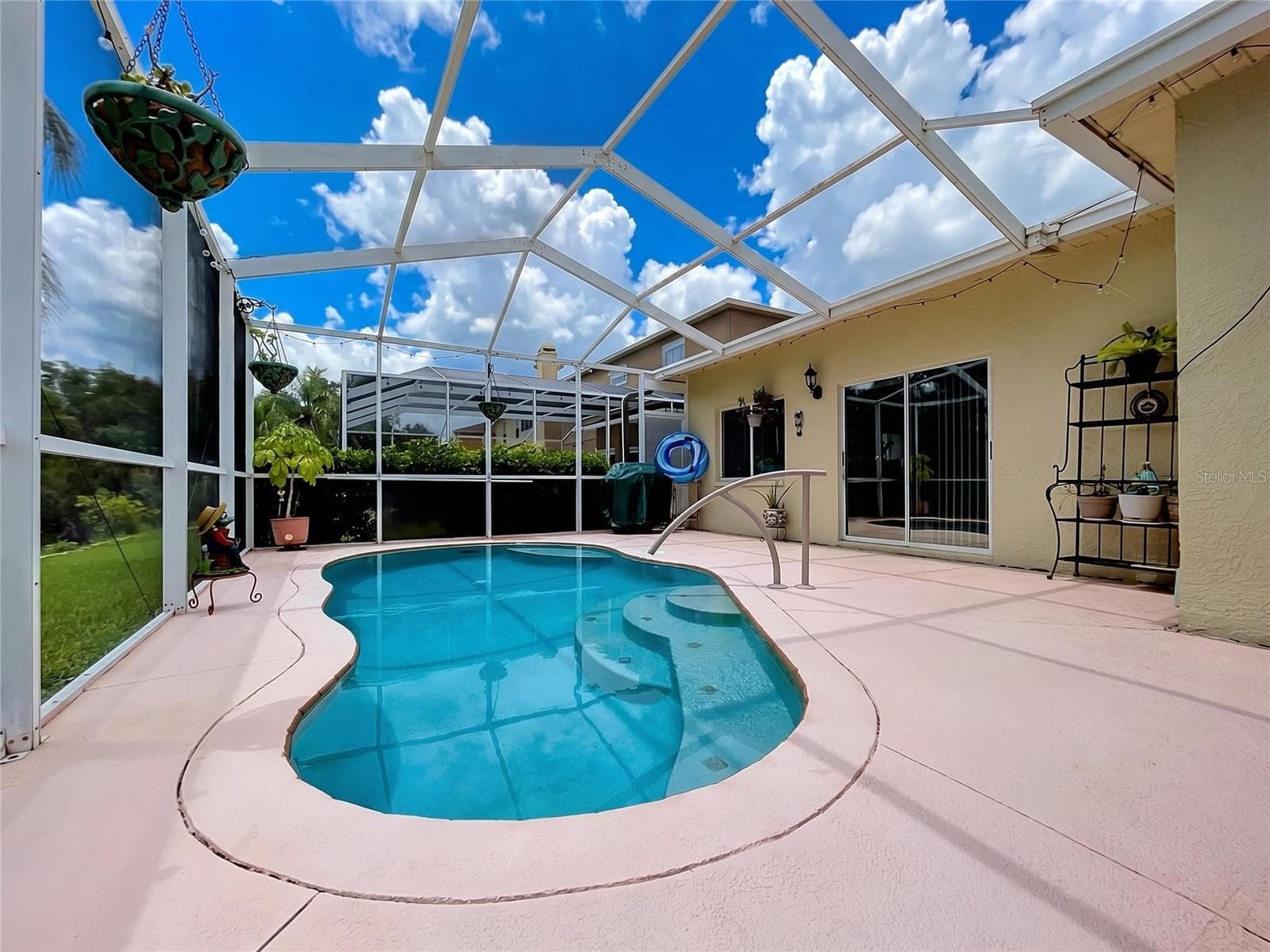 27544 Breakers Dr photo 5