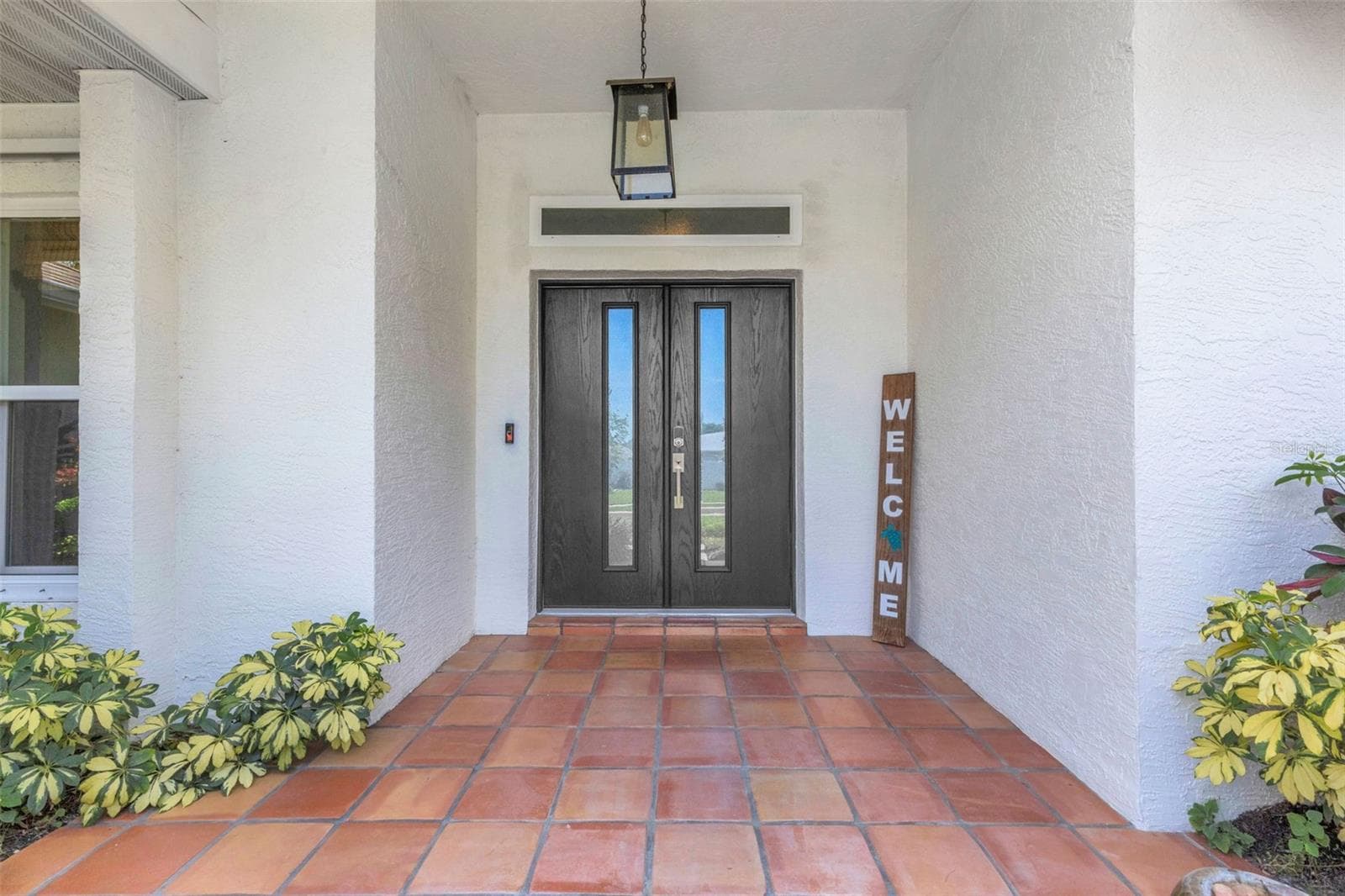 2426 Icecapade Dr photo 4