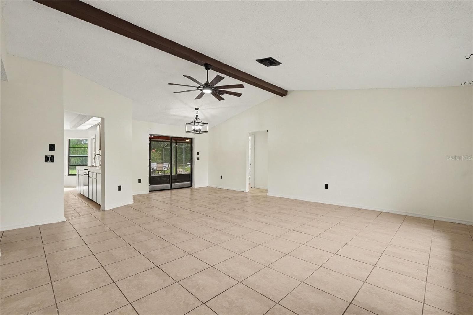 4498 Gondolier Rd photo 2