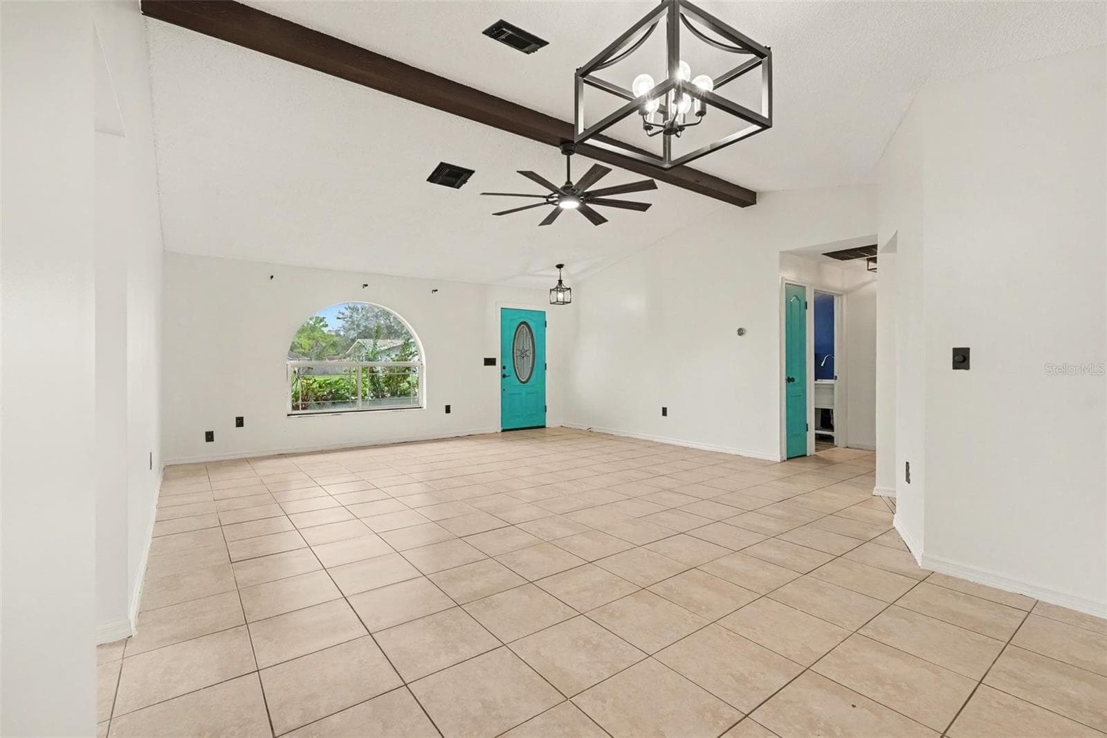 4498 Gondolier Rd photo 4